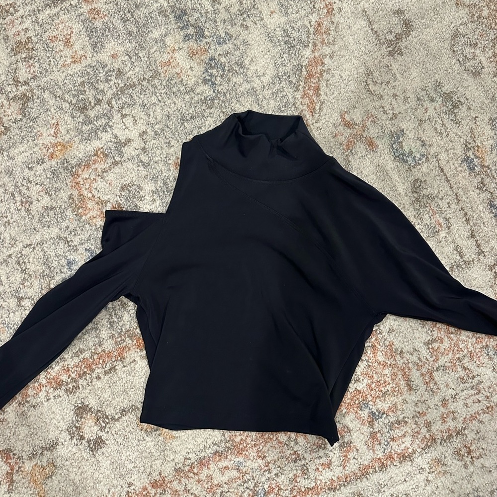 Koral Elegant Black Top